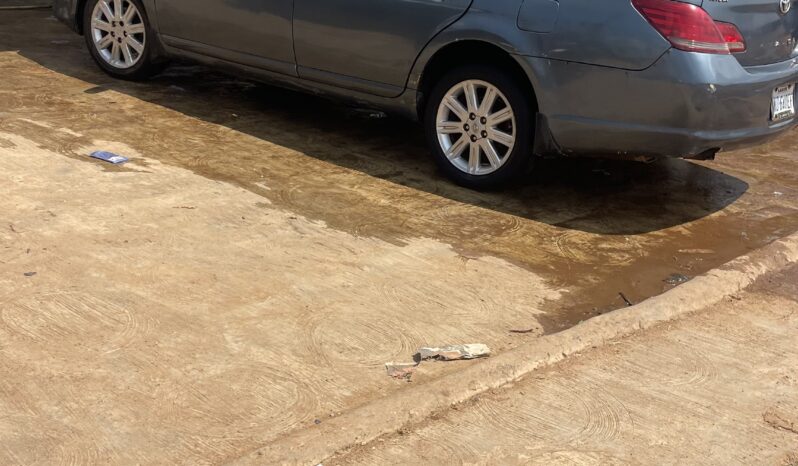 
								2006 Toyota Avalon full									