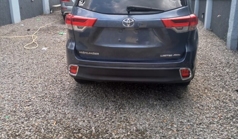 
								2015 Toyota Highlander full									