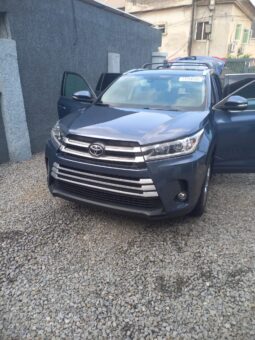 
										2015 Toyota Highlander full									