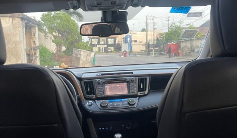 
								2015 Toyota RAV4 full									