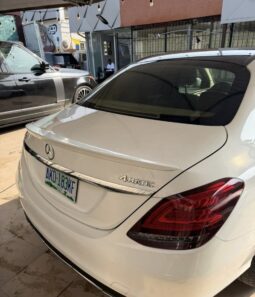 
										2016 Mercedes-Benz C300 full									