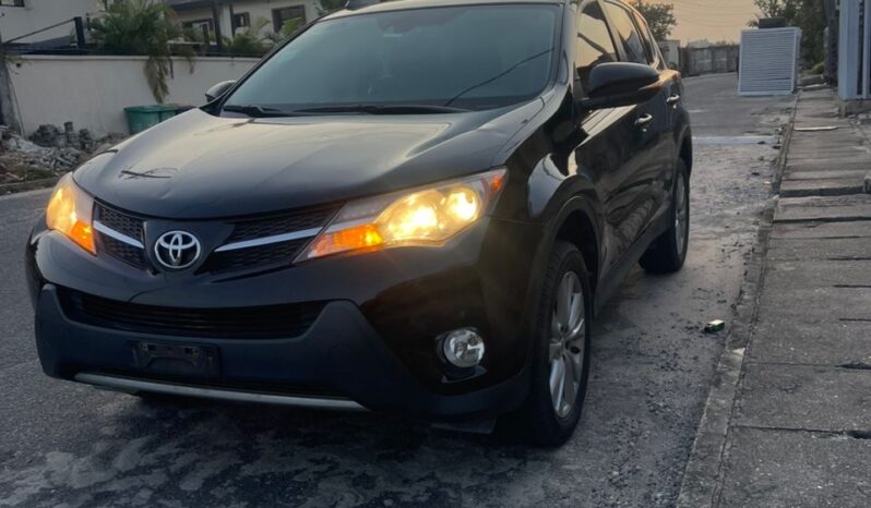 
								2015 Toyota RAV4 full									