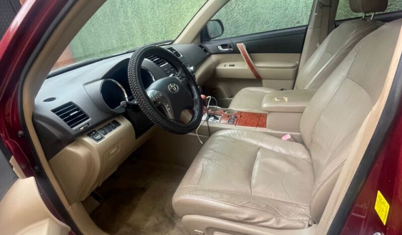 
								2010 Toyota Highlander full									