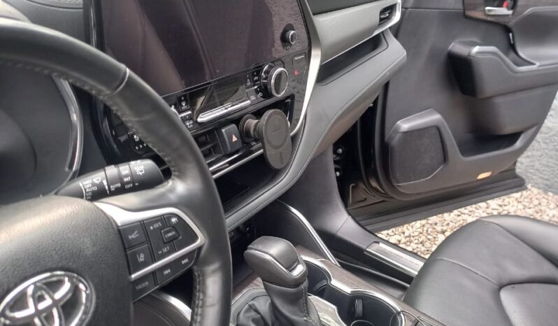 
								2024 Toyota Highlander full									