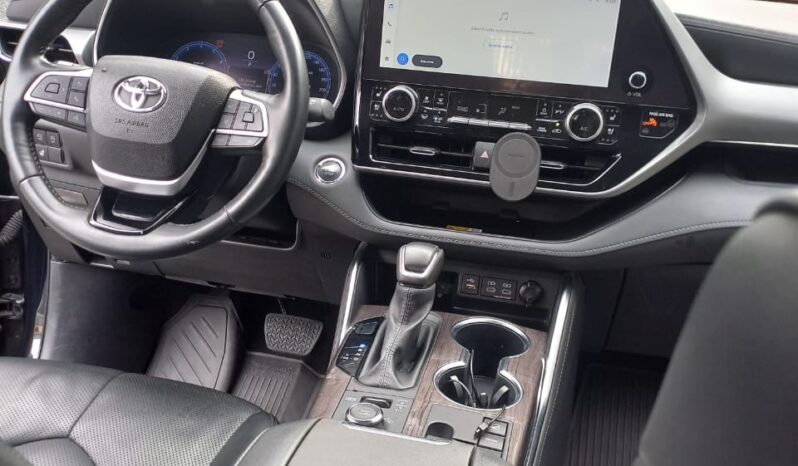 
								2024 Toyota Highlander full									