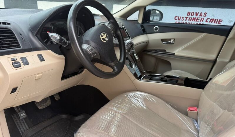 
								2019 Toyota Venza full									