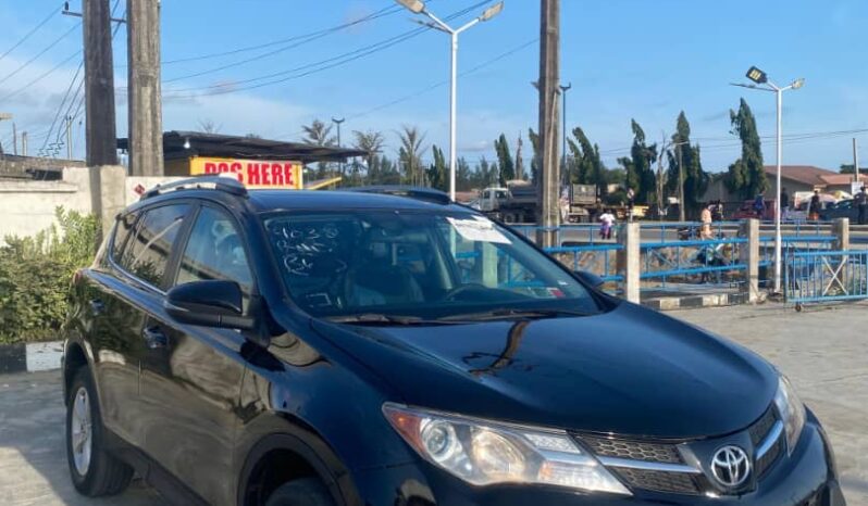 
								2015 Toyota RAV4 full									