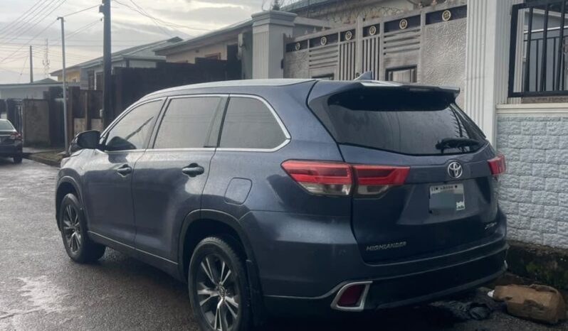 
								2017 Toyota Highlander full									