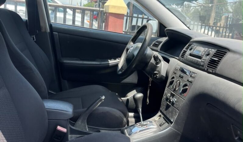 
								2005 Toyota Corolla full									
