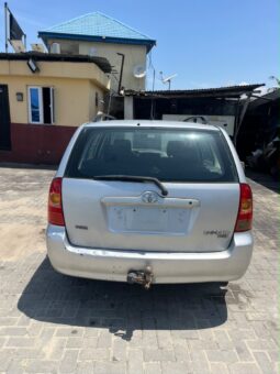 
										2005 Toyota Corolla full									
