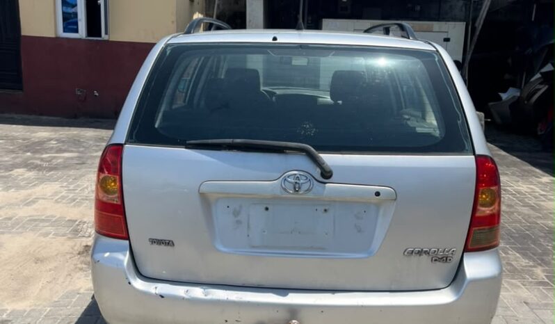 
								2005 Toyota Corolla full									