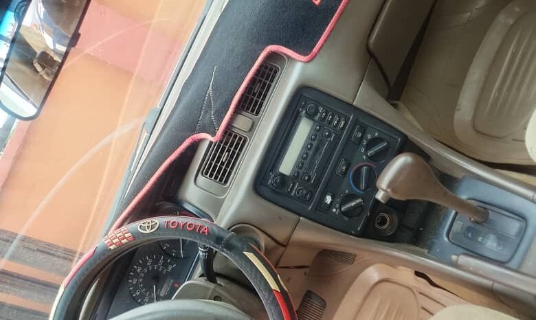 
								2002 Toyota Camry full									