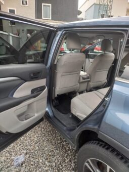 
										2020 Toyota Highlander full									