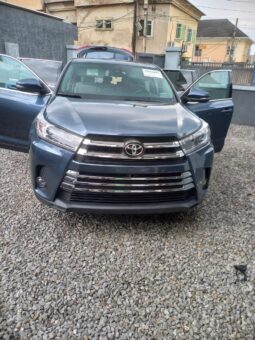 
										2020 Toyota Highlander full									