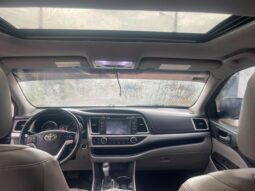 
										2017 Toyota Highlander full									