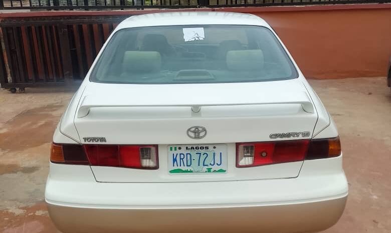 
								2002 Toyota Camry full									