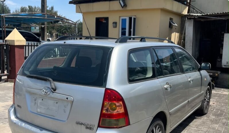 
								2005 Toyota Corolla full									