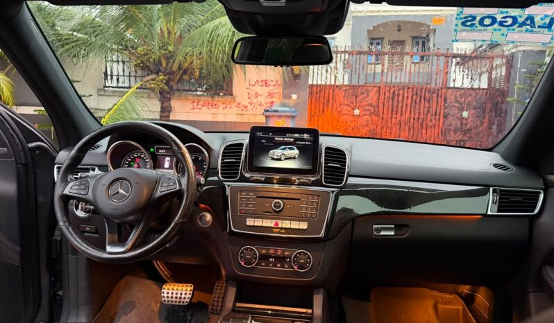 
								2018 Mercedes-Benz GLE 400 full									