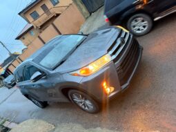 
										2019 Toyota Highlander full									