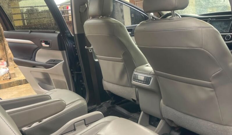 
								2017 Toyota Highlander full									