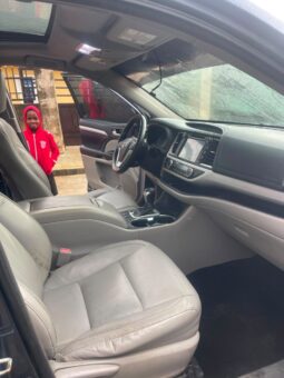 
										2017 Toyota Highlander full									