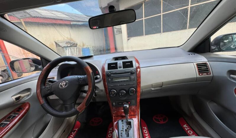 
								2009 Toyota Corolla full									
