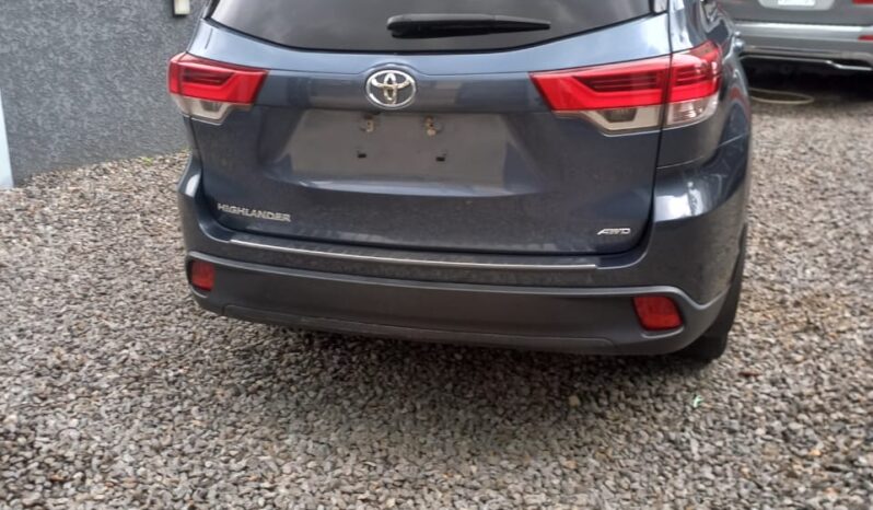 
								2020 Toyota Highlander full									