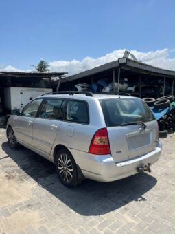 
										2005 Toyota Corolla full									