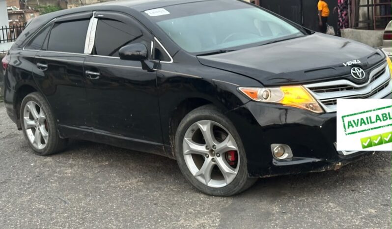 
								2010 Toyota Venza full									