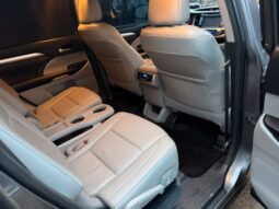 
										2019 Toyota Highlander full									