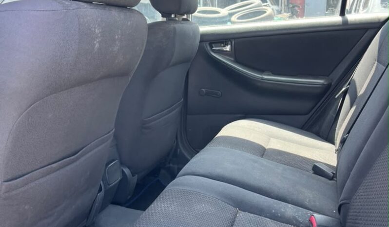 
								2005 Toyota Corolla full									