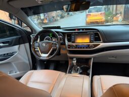 
										2019 Toyota Highlander full									