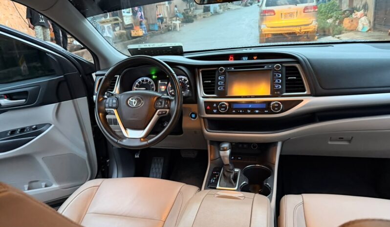 
								2019 Toyota Highlander full									