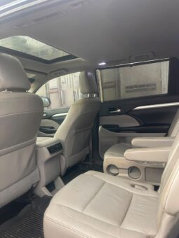 
										2017 Toyota Highlander full									