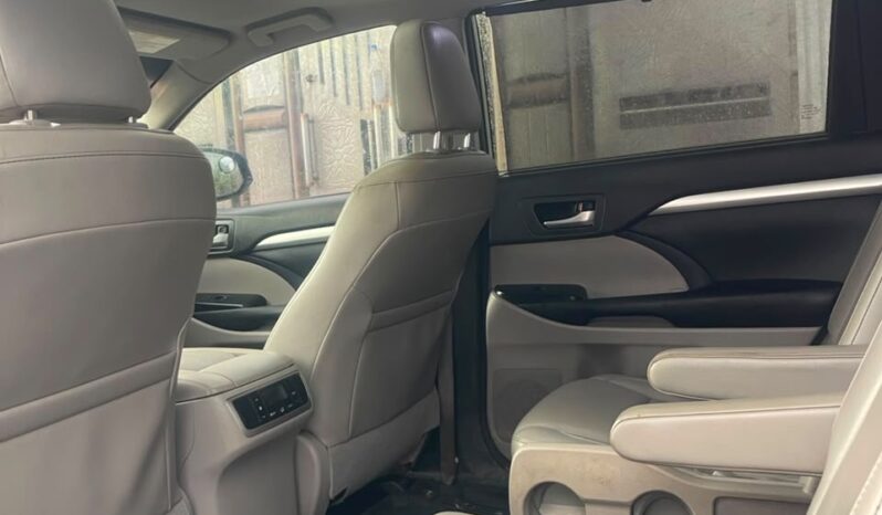 
								2017 Toyota Highlander full									