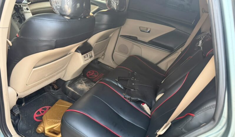 
								2010 Toyota Venza full									