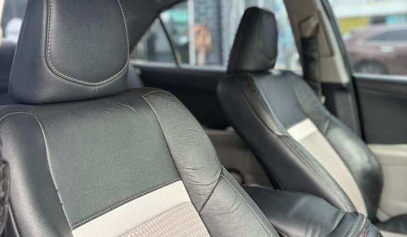 
								2013 Toyota Camry full									