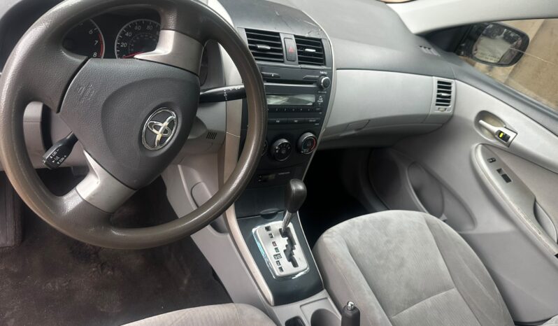 
								2010 Toyota Corolla full									