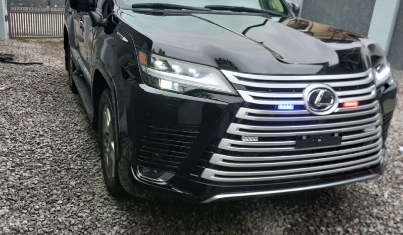 
								2024 Lexus LX600 full									