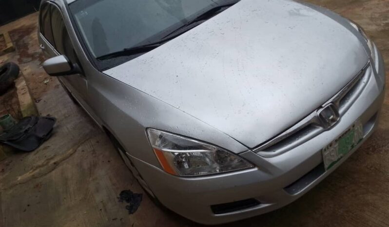 
								2007 Honda Accord full									