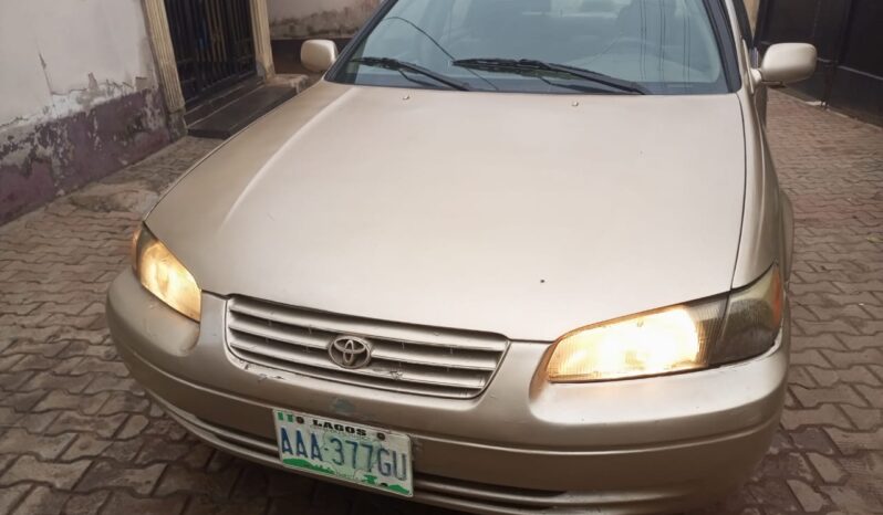 
								2002 Toyota Camry full									