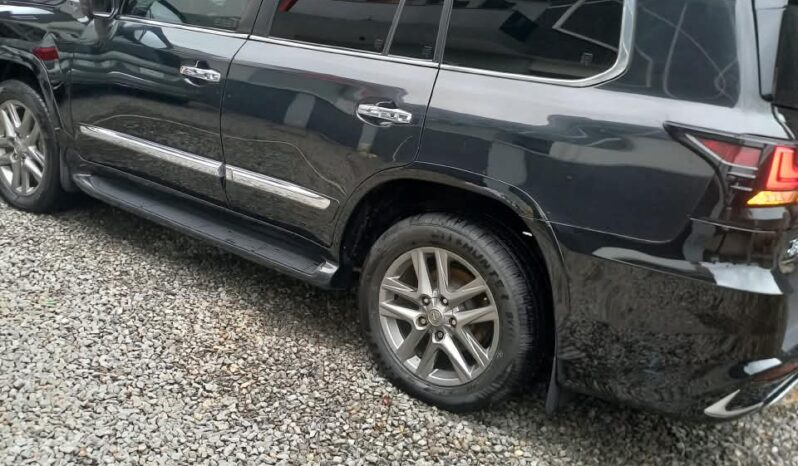 
								2024 Lexus LX600 full									