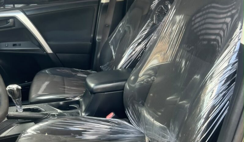 
								2015 Toyota RAV4 full									