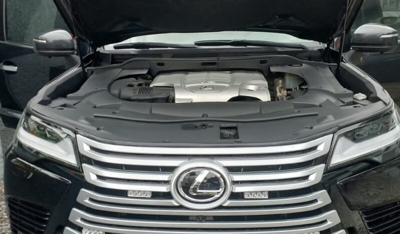 
								2024 Lexus LX600 full									