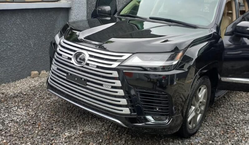 
								2024 Lexus LX600 full									