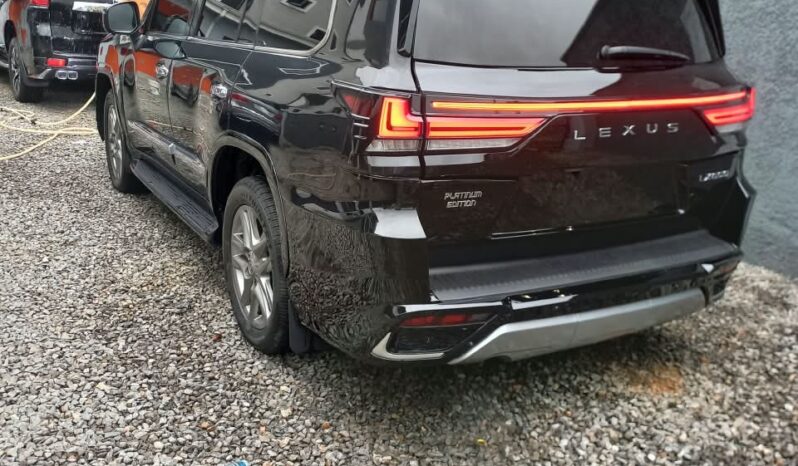 
								2024 Lexus LX600 full									