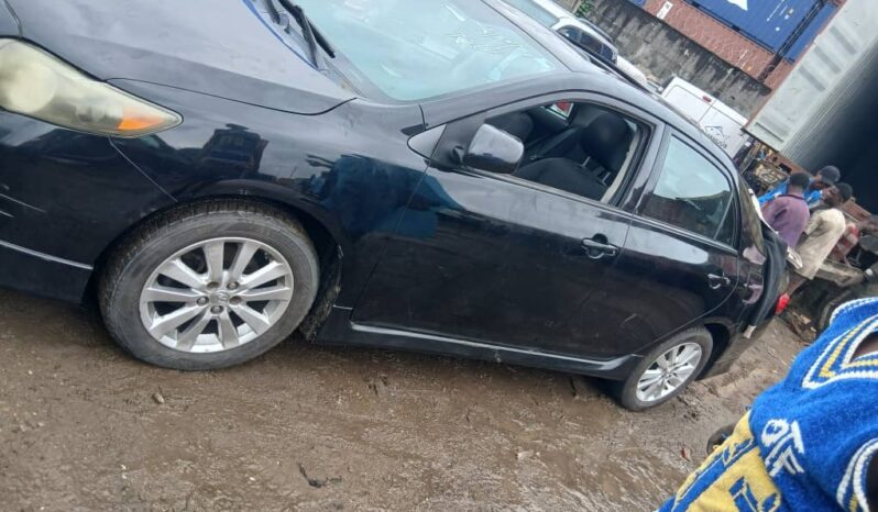 
								2009 Toyota Corolla full									