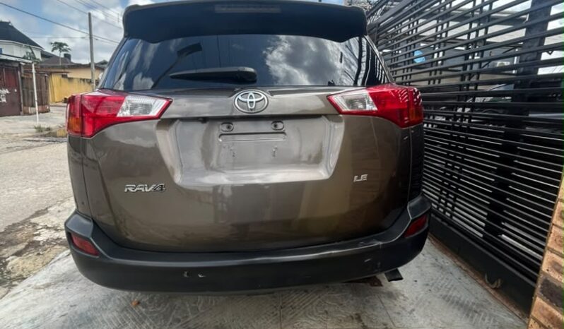 
								2015 Toyota RAV4 full									