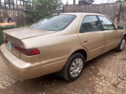 
										2002 Toyota Camry full									