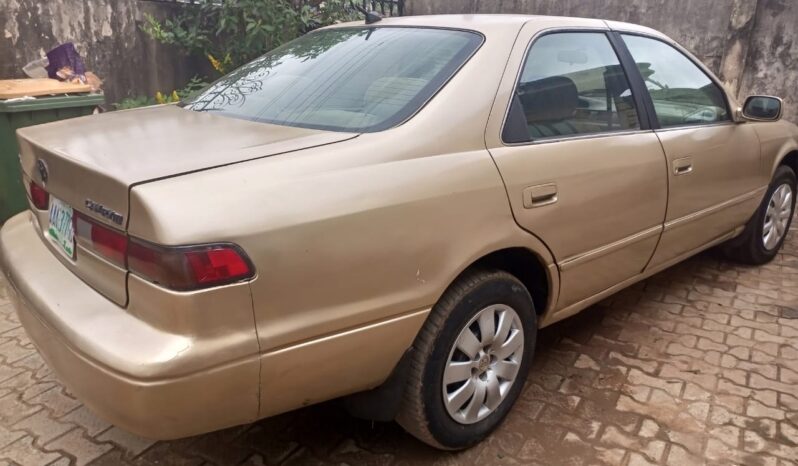 
								2002 Toyota Camry full									